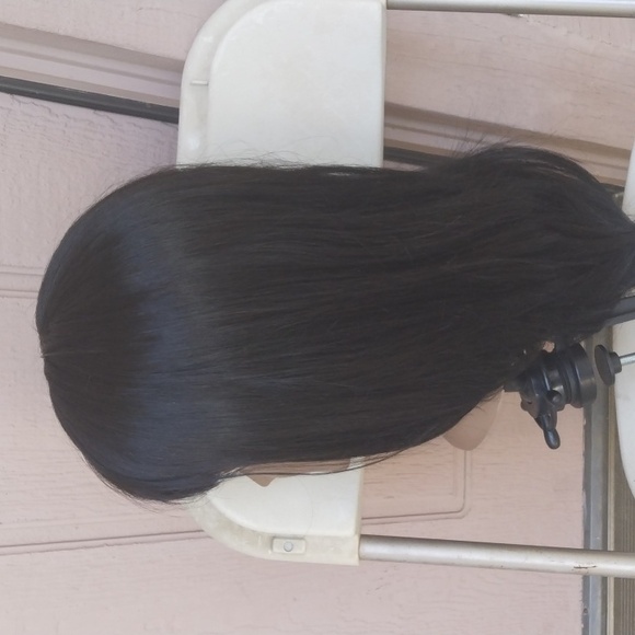 Beautiful Layered Bang Wig. About 16-18 inches long. 1B (black/brown) color. - Picture 6 of 14